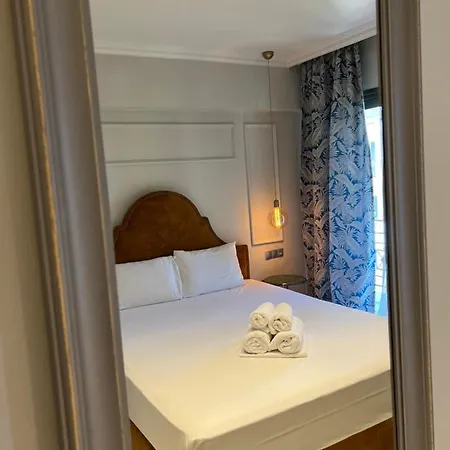 מלון Eva Lefkada 2*