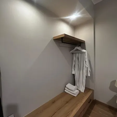 Eva Lefkada מלון 2*