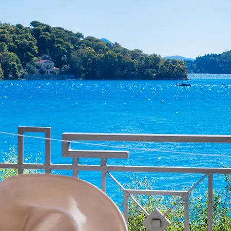 Eva Lefkada 2*