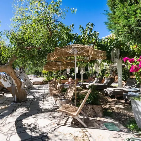 Eva Lefkada מלון